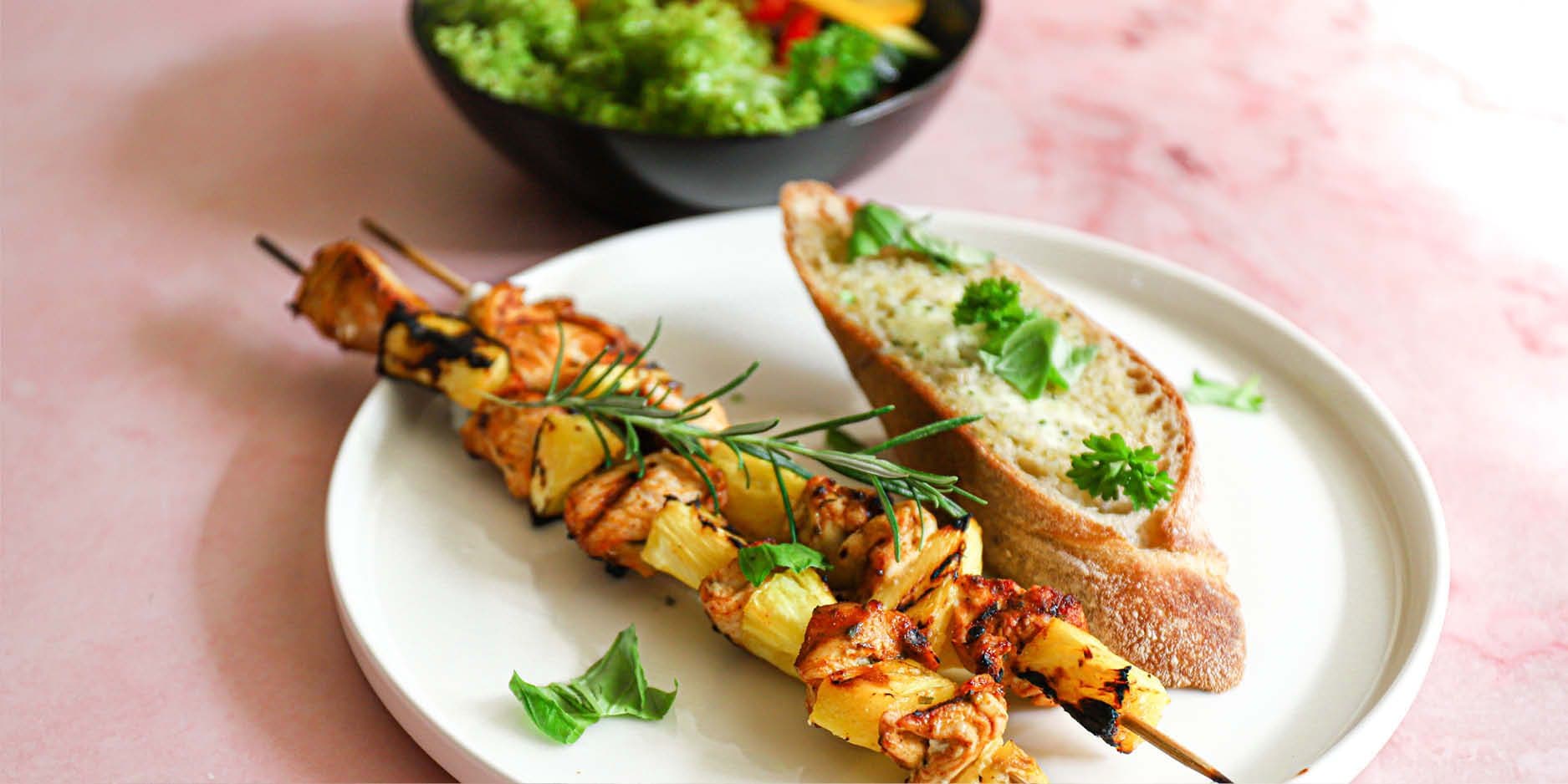 Spiedini di ananas e pollo alla griglia