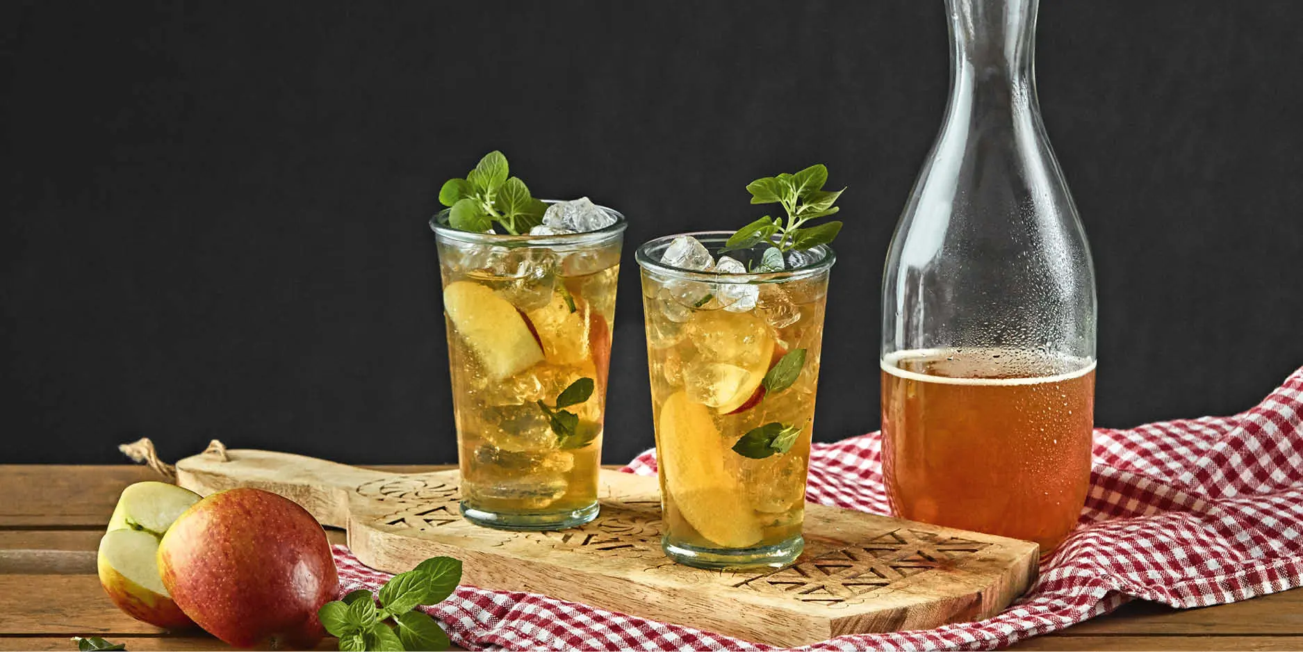 Thé froid aux herbes des alpes