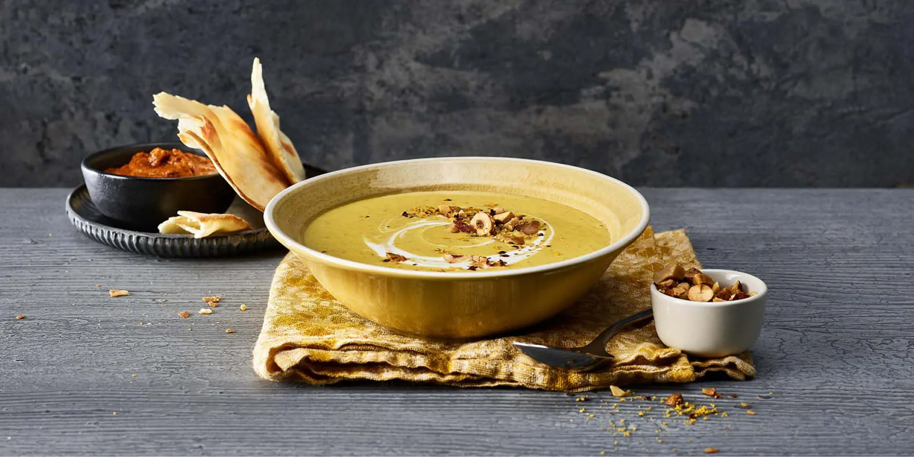 Vellutata di zucca con granella di noci miste