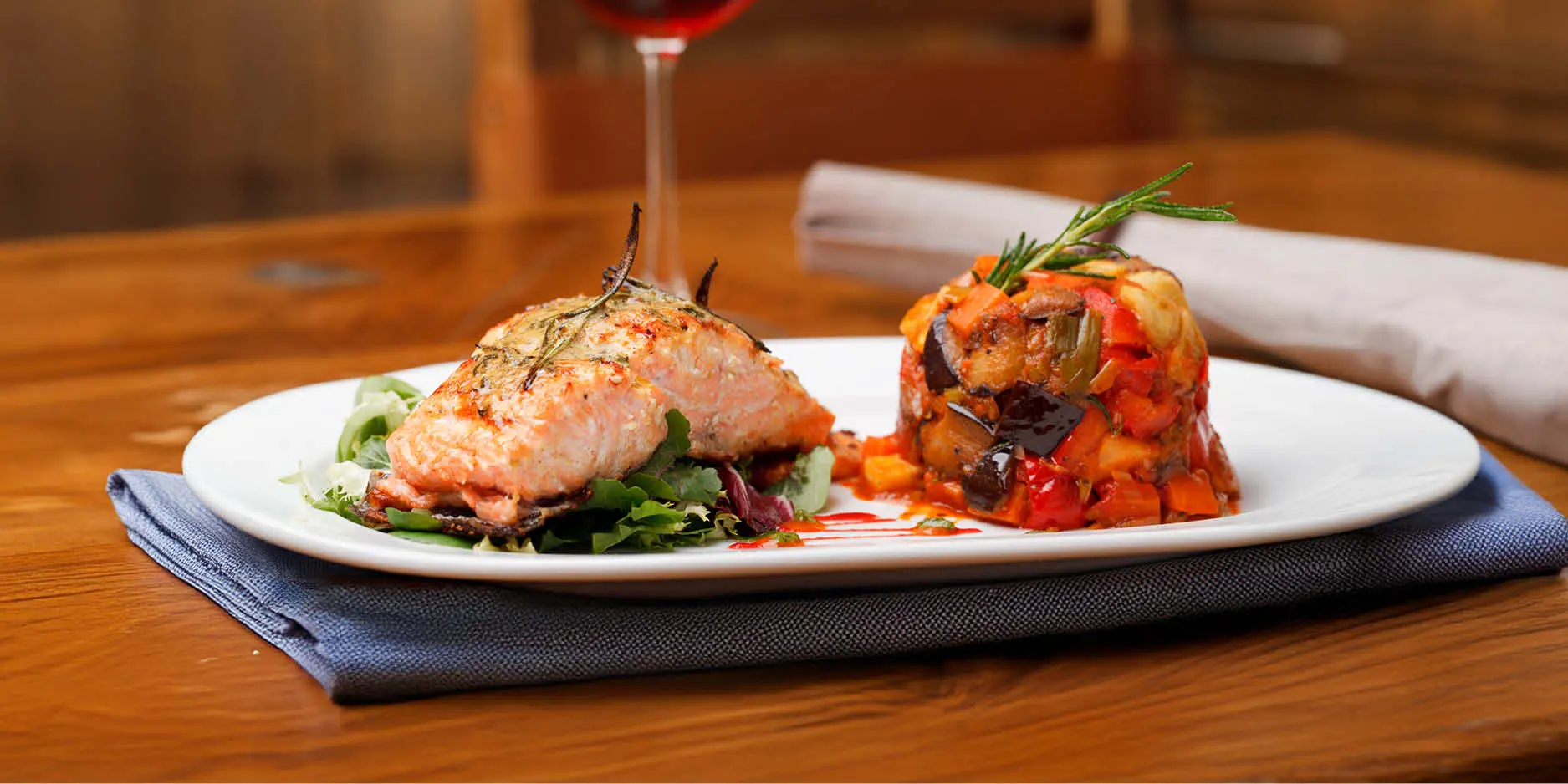 Saumon avec ratatouille & riz au chou-fleur