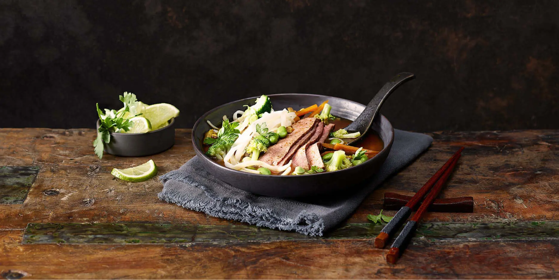 Red Curry Reisnudelsuppe mit Rindfleisch