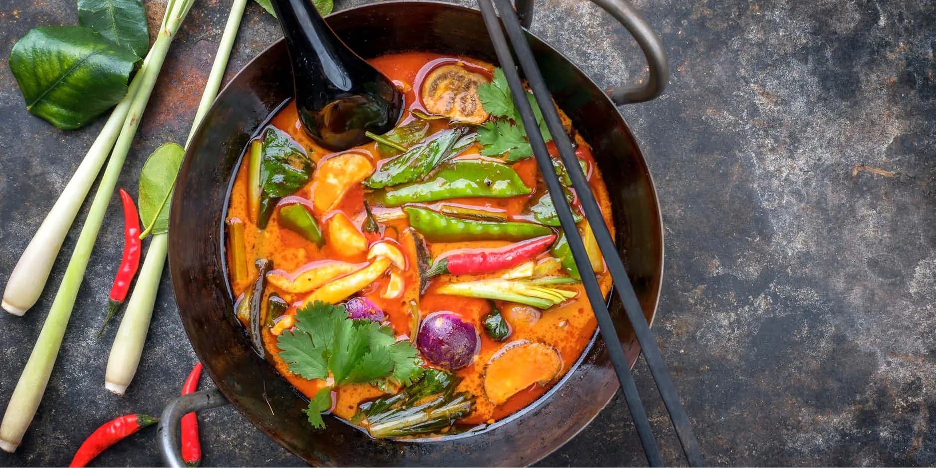 Rotes Thai-Curry mit Gemüse