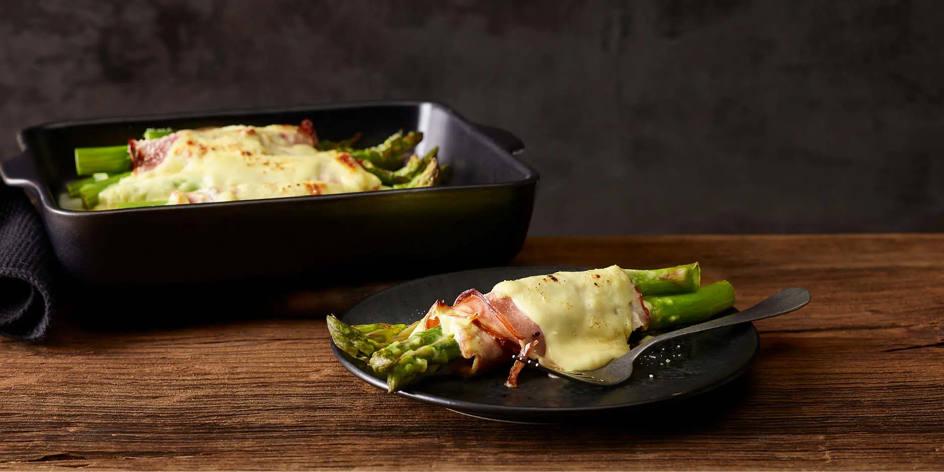Spargel-Schinkengratin mit Sauce Hollandaise