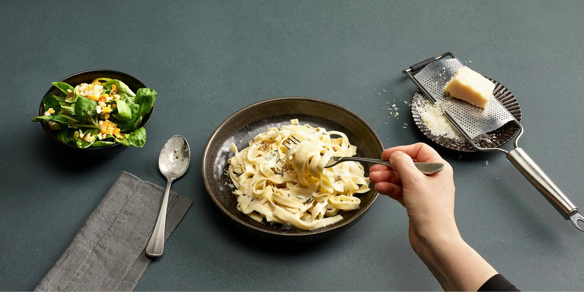 Tagliatelle mit Trüffelsauce und Thymian