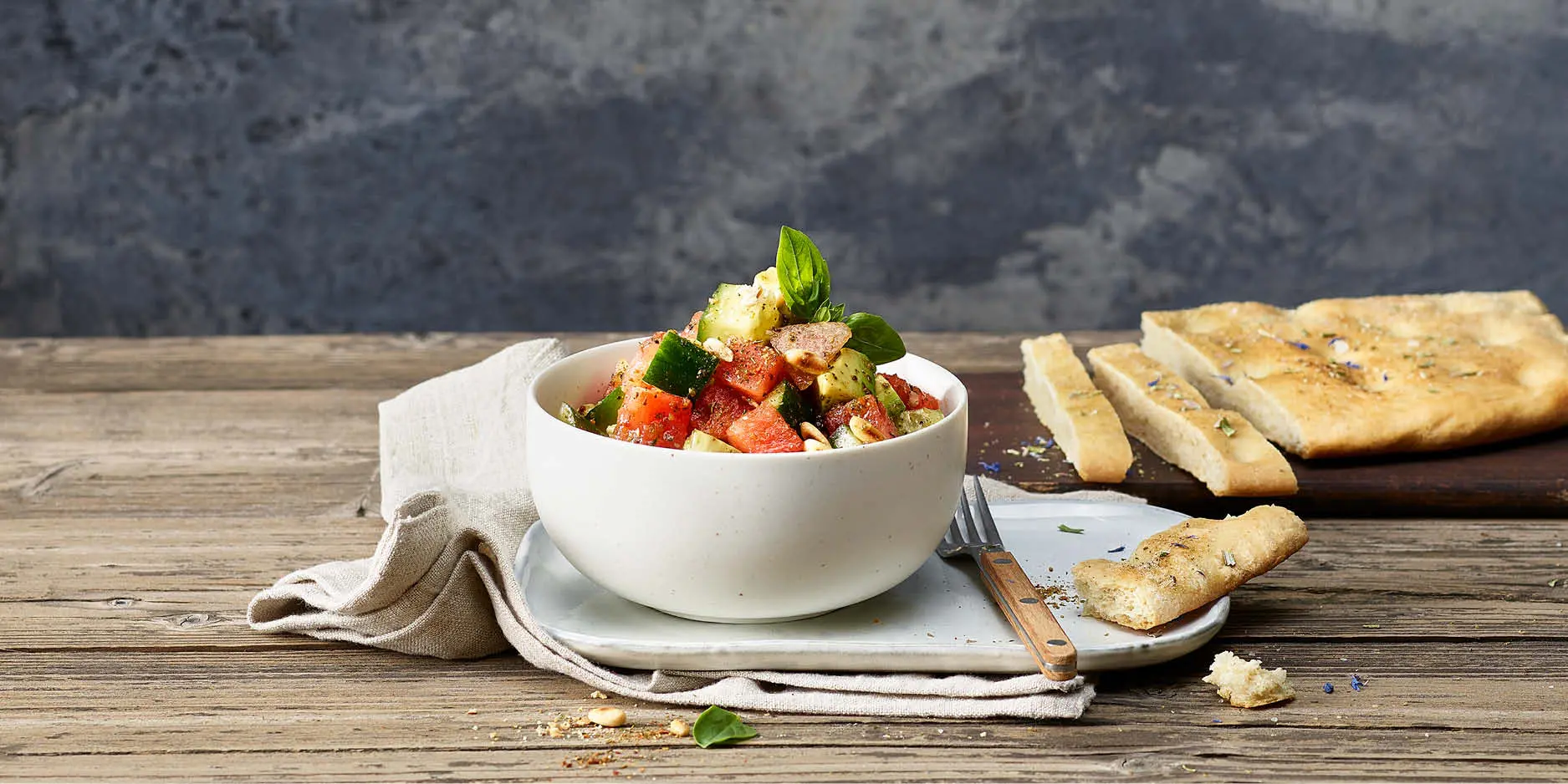 Insalata di anguria con focaccia